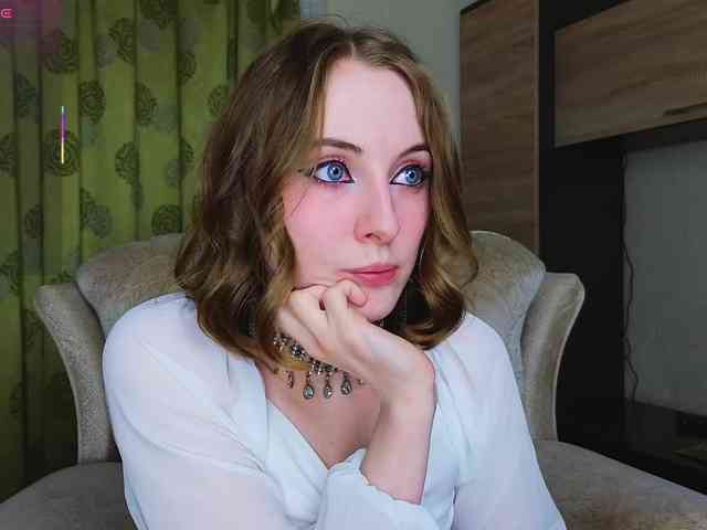 Adelina-Cowell webcam