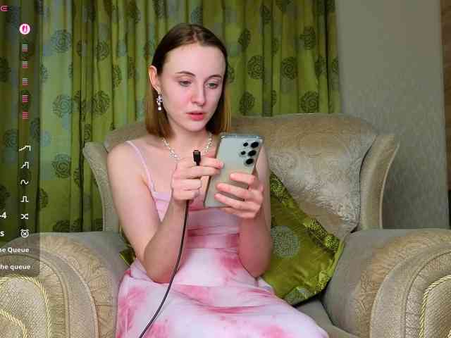 Adelina-Cowell webcam
