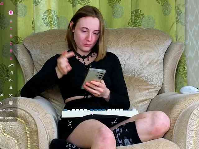 Adelina-Cowell webcam