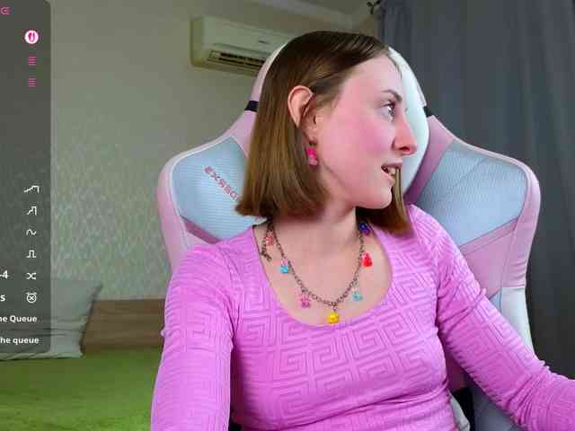 Adelina-Cowell webcam