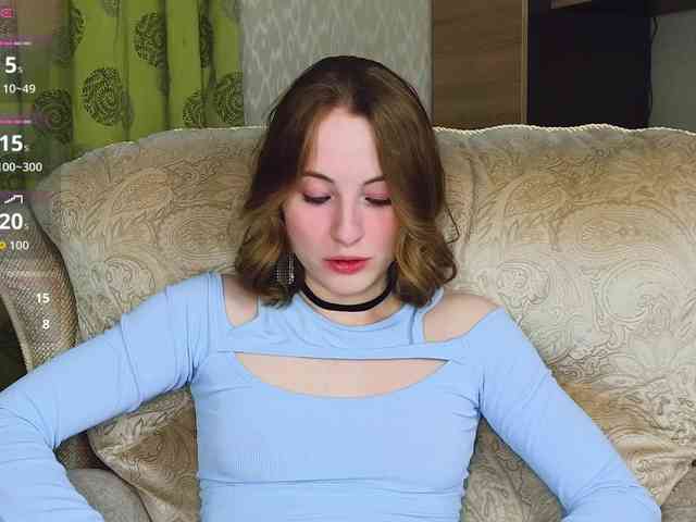 Adelina-Cowell webcam