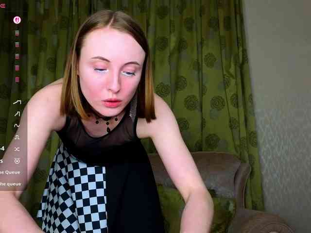 Adelina-Cowell webcam