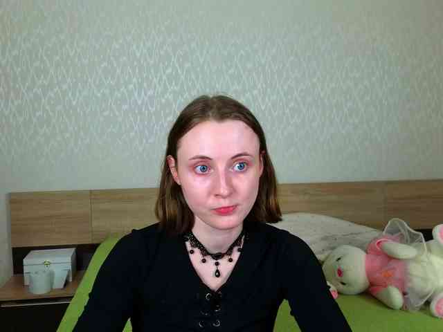 Adelina-Cowell webcam