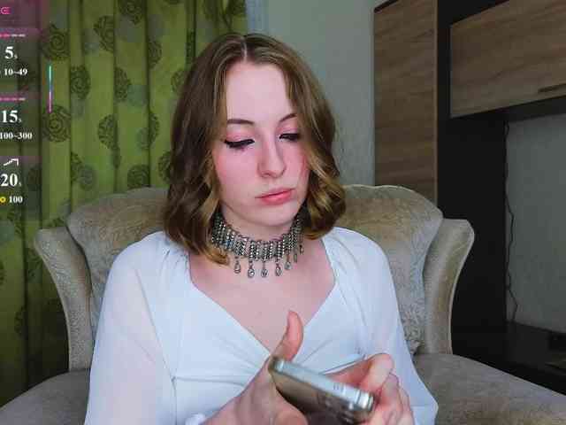 Adelina-Cowell webcam