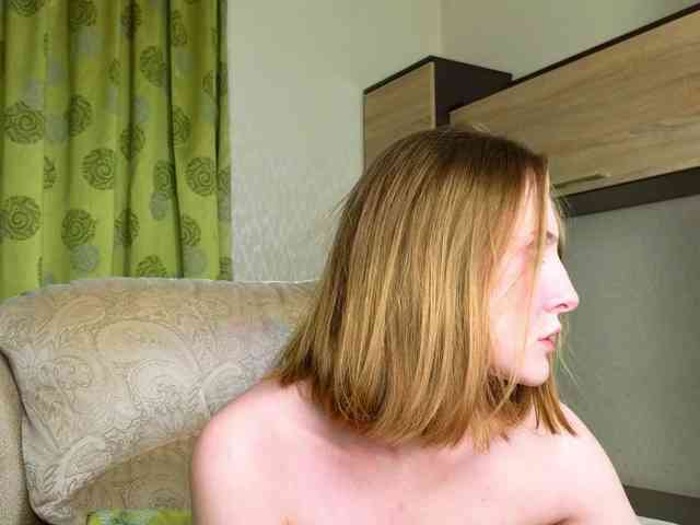 Adelina-Cowell webcam