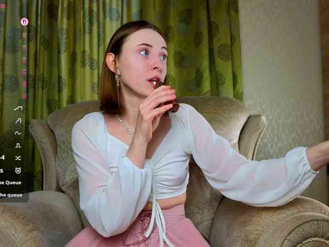 Adelina-Cowell webcam