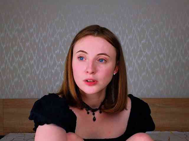 Adelina-Cowell webcam