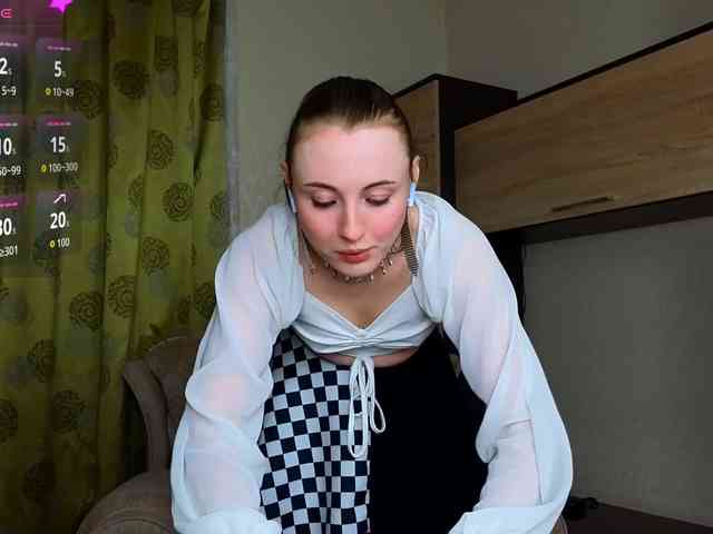 Adelina-Cowell webcam
