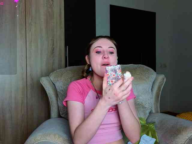 Adelina-Cowell webcam