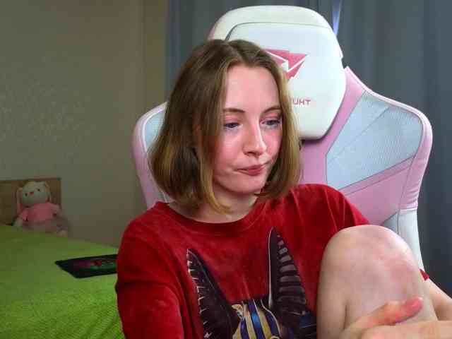 Adelina-Cowell webcam