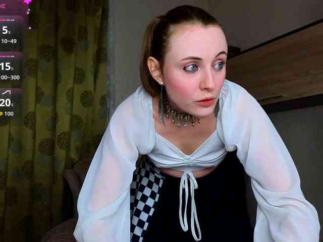 Adelina-Cowell webcam