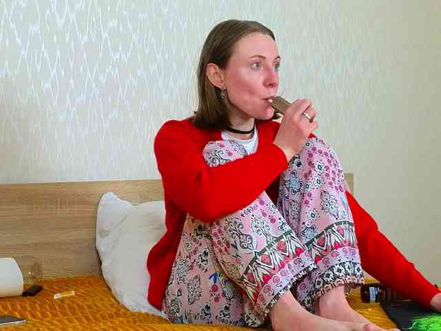 Adelina-Cowell webcam