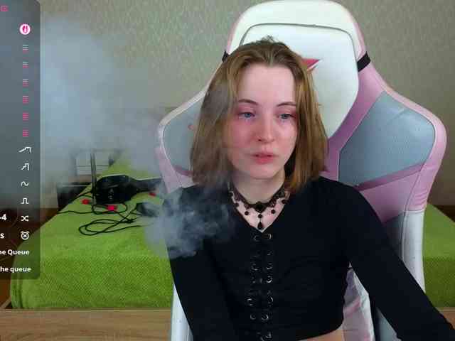 Adelina-Cowell webcam