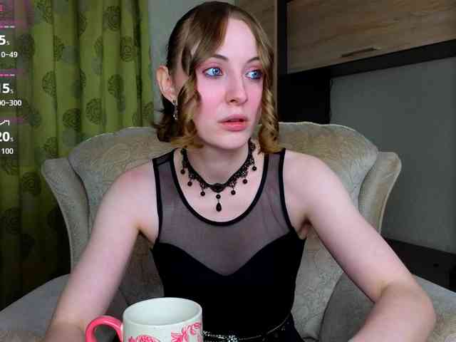 Adelina-Cowell webcam