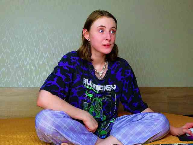 Adelina-Cowell webcam
