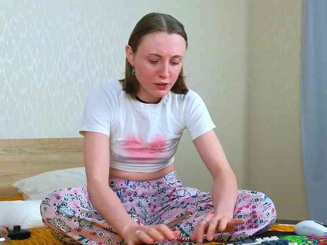 Adelina-Cowell webcam