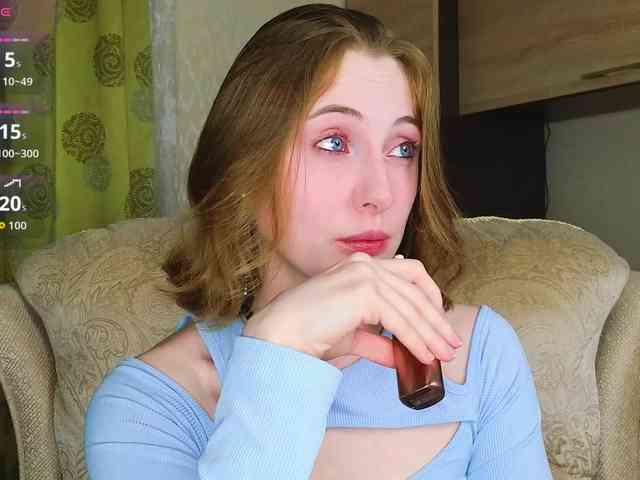 Adelina-Cowell webcam