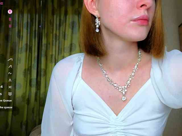 Adelina-Cowell webcam