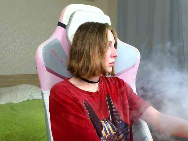 Adelina-Cowell webcam