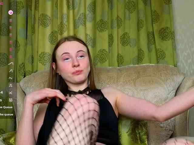 Adelina-Cowell webcam