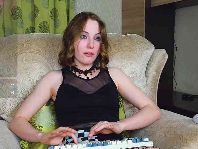 Adelina-Cowell webcam