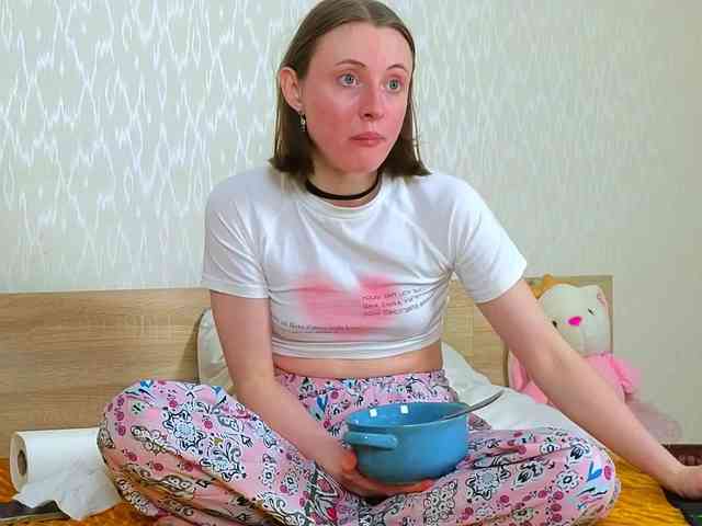 Adelina-Cowell webcam