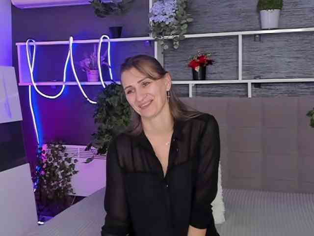 Christybrooks's live stream