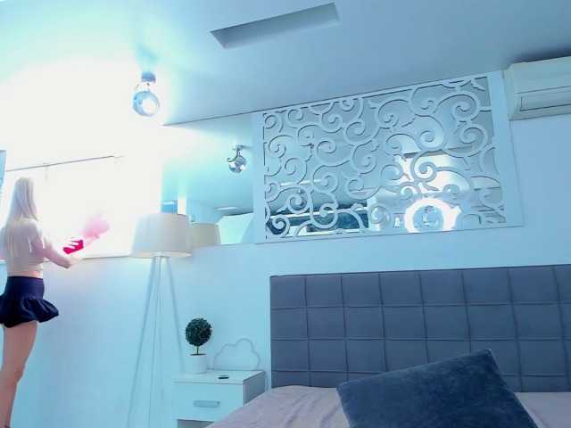SabrinaSharm live cam on BongaCams