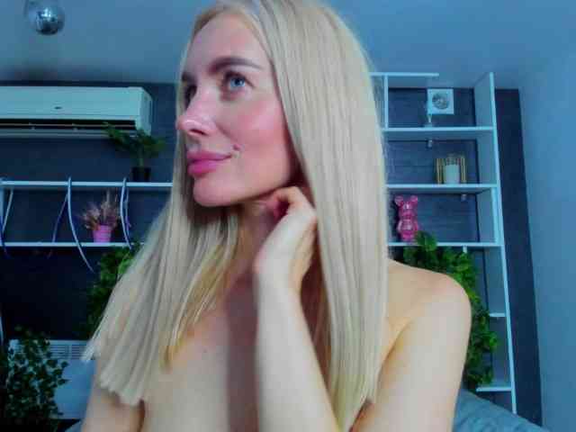 SabrinaSharm webcam