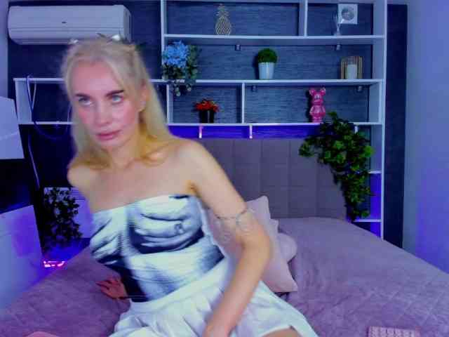 SabrinaSharm webcam