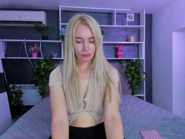 SabrinaSharm webcam