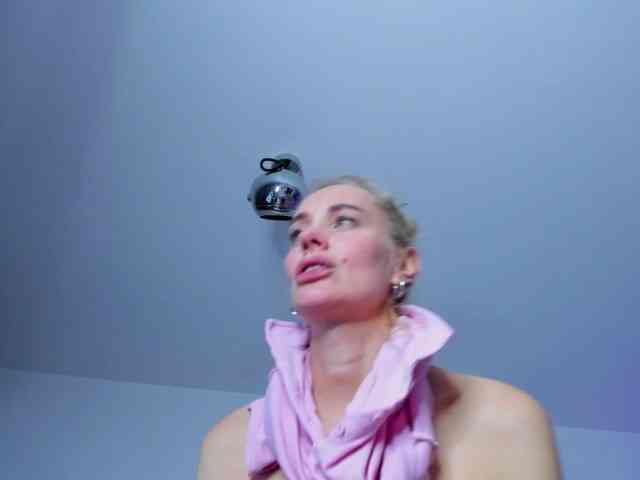 SabrinaSharm webcam