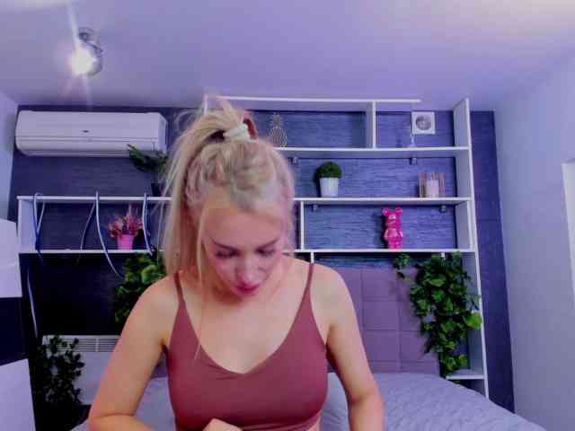 SabrinaSharm Live Webcam on BongaCams