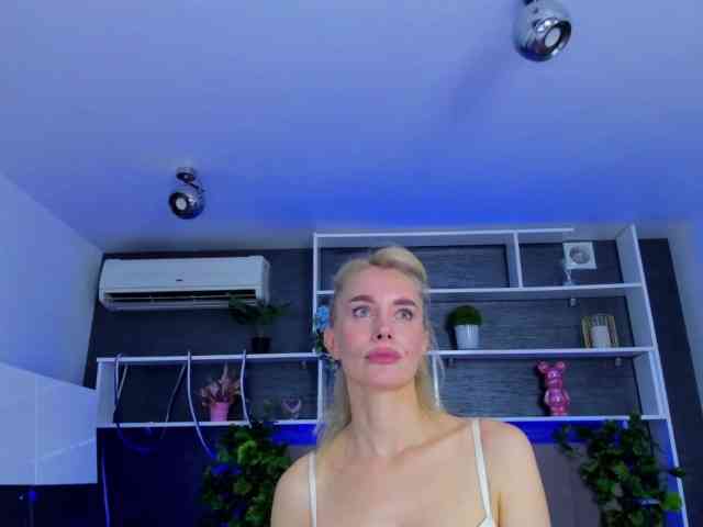 SabrinaSharm webcam