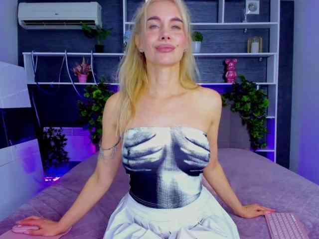 SabrinaSharm webcam
