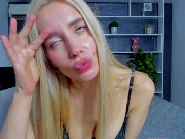 SabrinaSharm webcam