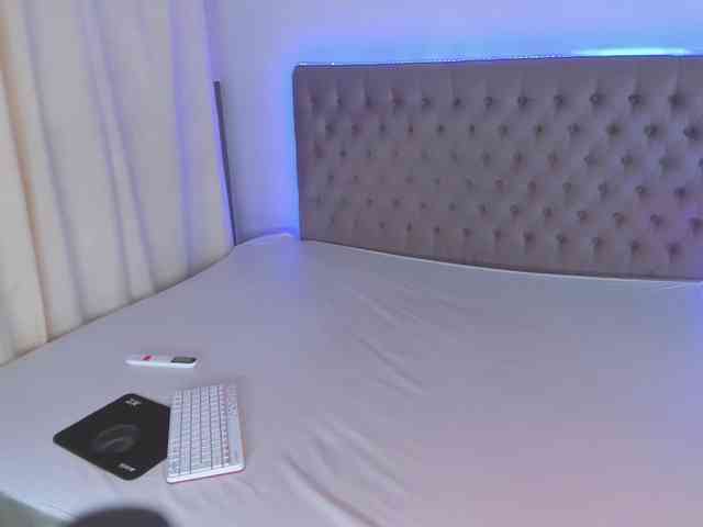 AmandaHope webcam