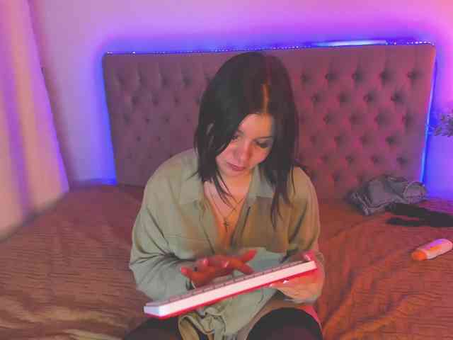 AmandaHope webcam