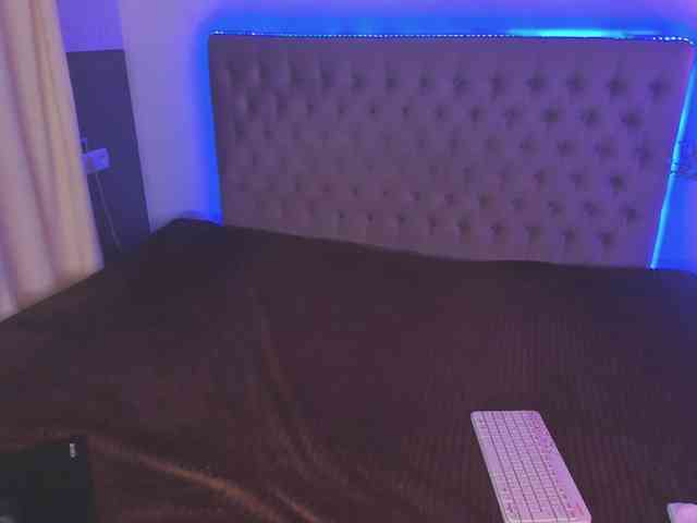 AmandaHope webcam