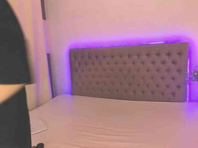 AmandaHope webcam