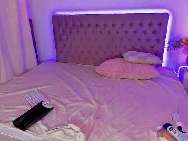 AmandaHope webcam