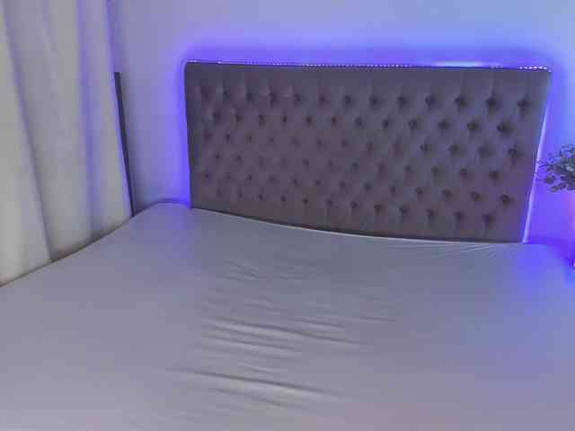 AmandaHope webcam