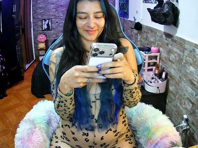 AngelaQueen live cam on BongaCams