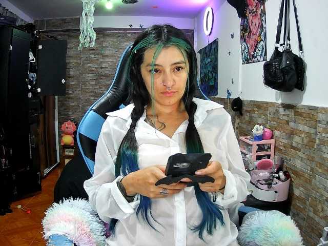 AngelaQueen live cam on BongaCams