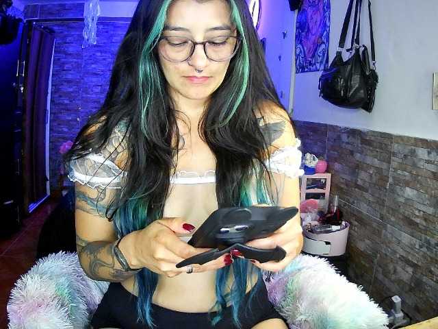 AngelaQueen live cam on BongaCams