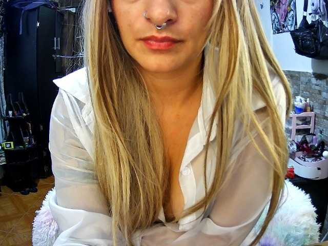 AngelaQueen