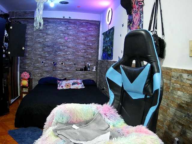 AngelaQueen live webcam show