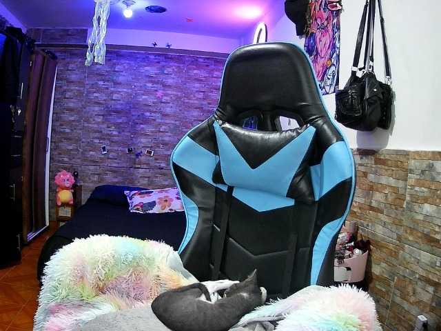 AngelaQueen live cam on BongaCams