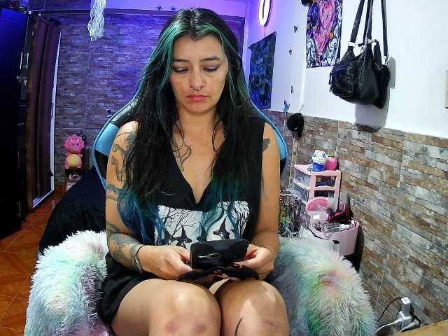 AngelaQueen live cam on BongaCams