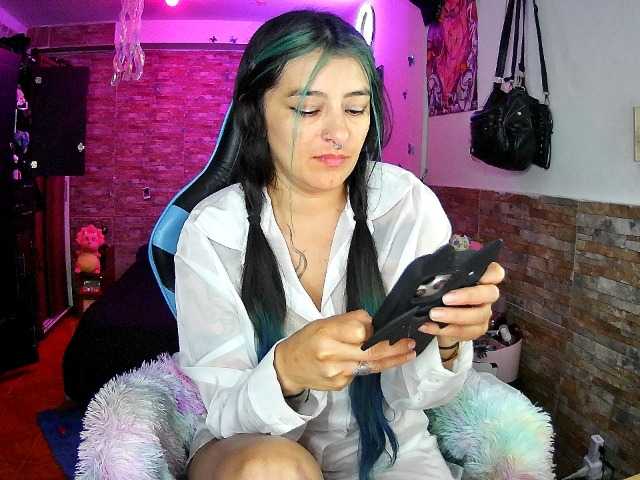 AngelaQueen live cam on BongaCams